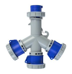 9432001 PCE Тройник. Выход-3 розетки CEE 16А/230V/1P+N+E/IP67, вход-1 вилка CEE 16А/230V/1P+N+E/IP67